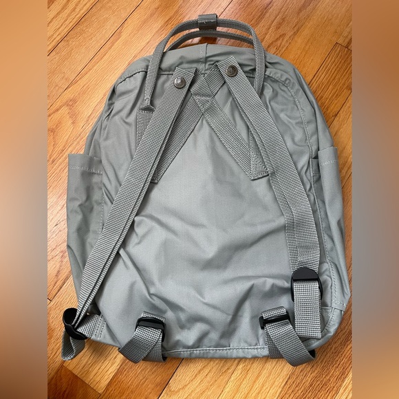 NWT FJALLRAVEN Kånken Tree Bag- Cloud Grey - Picture 4 of 6